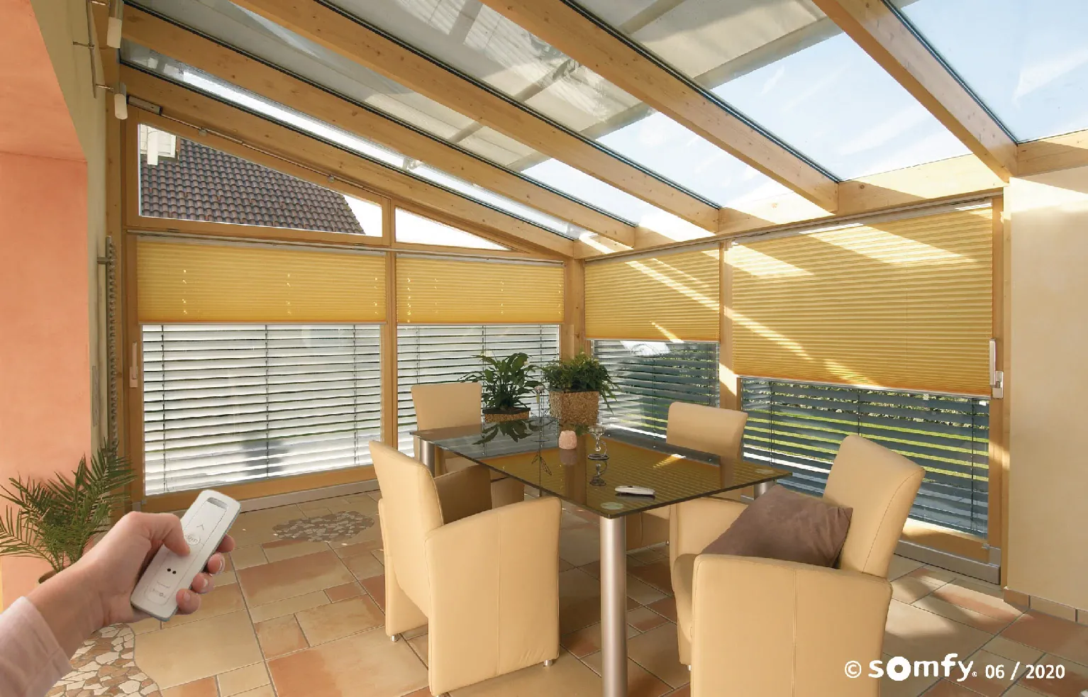 Automatización ideal para persianas en domos o altos muy grandes. Soluciones decorativas y de diseño exclusivo Gabín para dar vida a tus espacios.